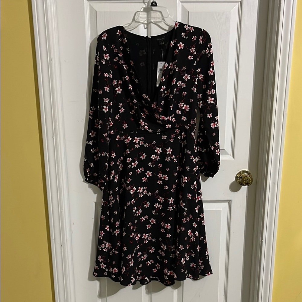 NWT Ann Taylor faux wrap Floral Black Dress size 4